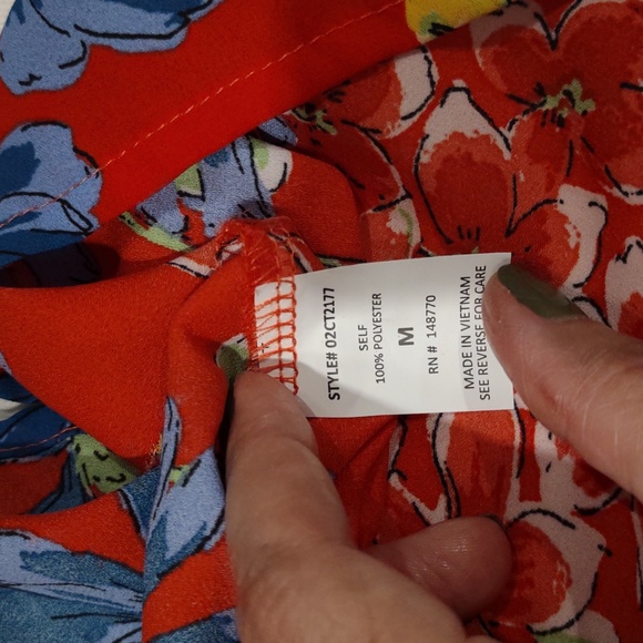 NWT Sienna Sky red floral tank top - Picture 7 of 7